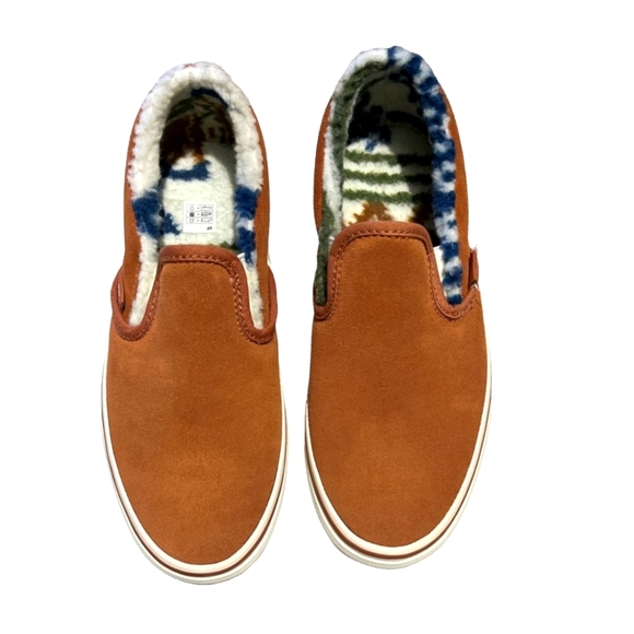 NWOT Unisex Vans Classic Slip-on Canvas Sneakers - Picture 2 of 12